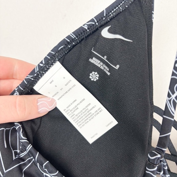 NWT Nike Sneakerkini 2.0 Allover Print One Piece Swimsuit Sz L - Picture 12 of 13